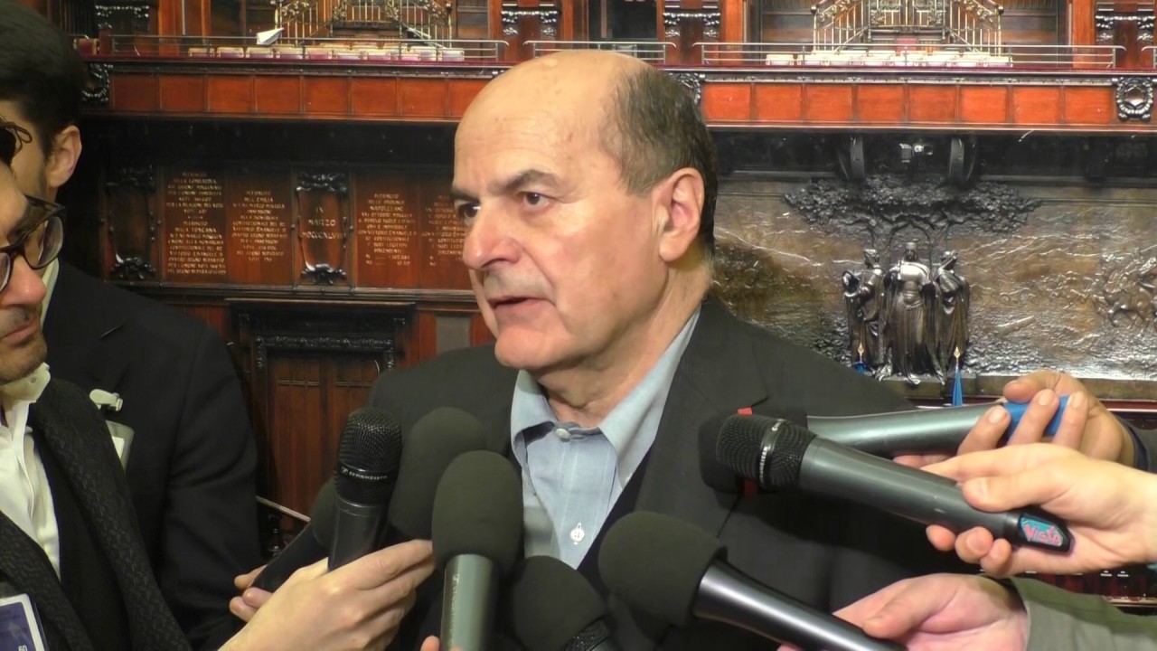Bersani: &ldquo;Pronti a votare Mattarellum, no a trucchetti&rdquo;