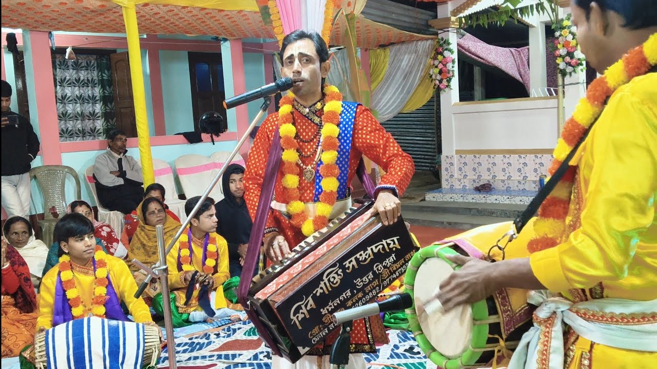 আমার গৌড় এলো রে সোনার নুপুর পায়,, মিলনের জন্য নুপুর বাজে শব্দ শোনা যায়।।