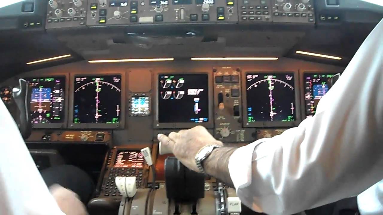 PIA Boeing 777-300ER Cockpit View KHI-LHE Part 4 HD 720P