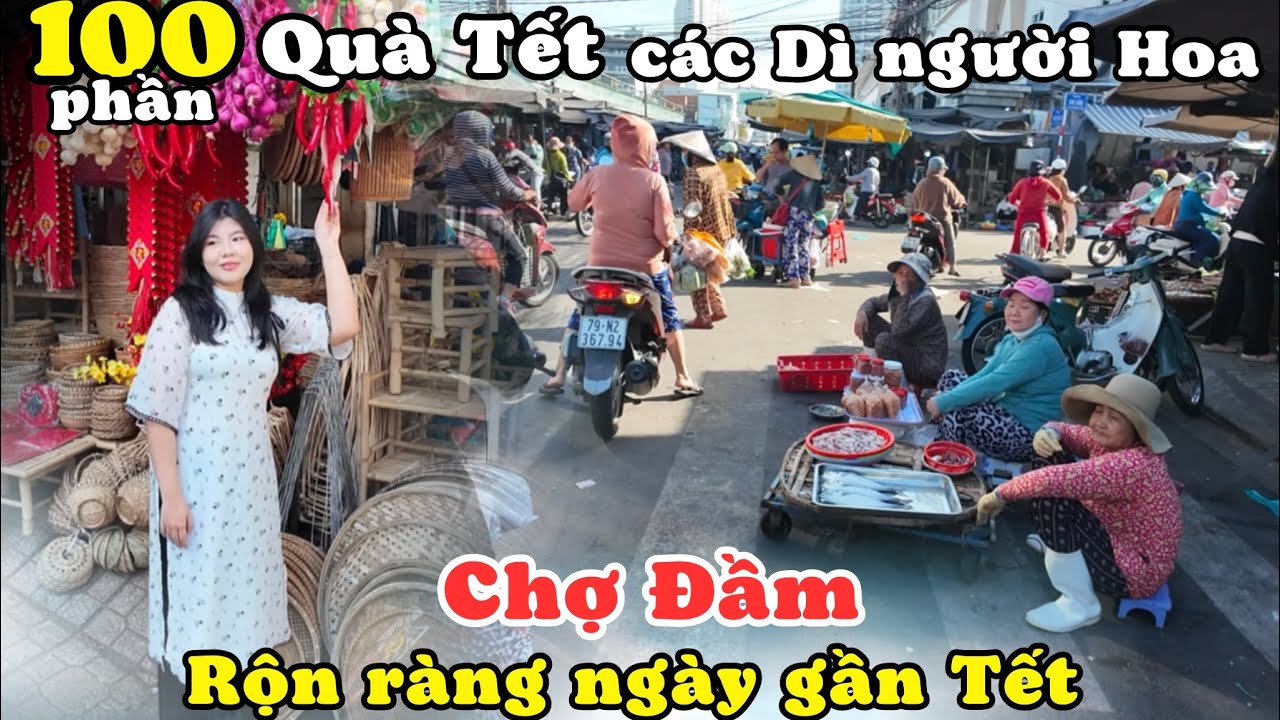 Chợ Đầm Rất Rộn Ràng Những Ngày Gần Tết Nguyên Đán. Các Dì Người Hoa Tặng Quà Tết Đến Các Xóm Nghèo