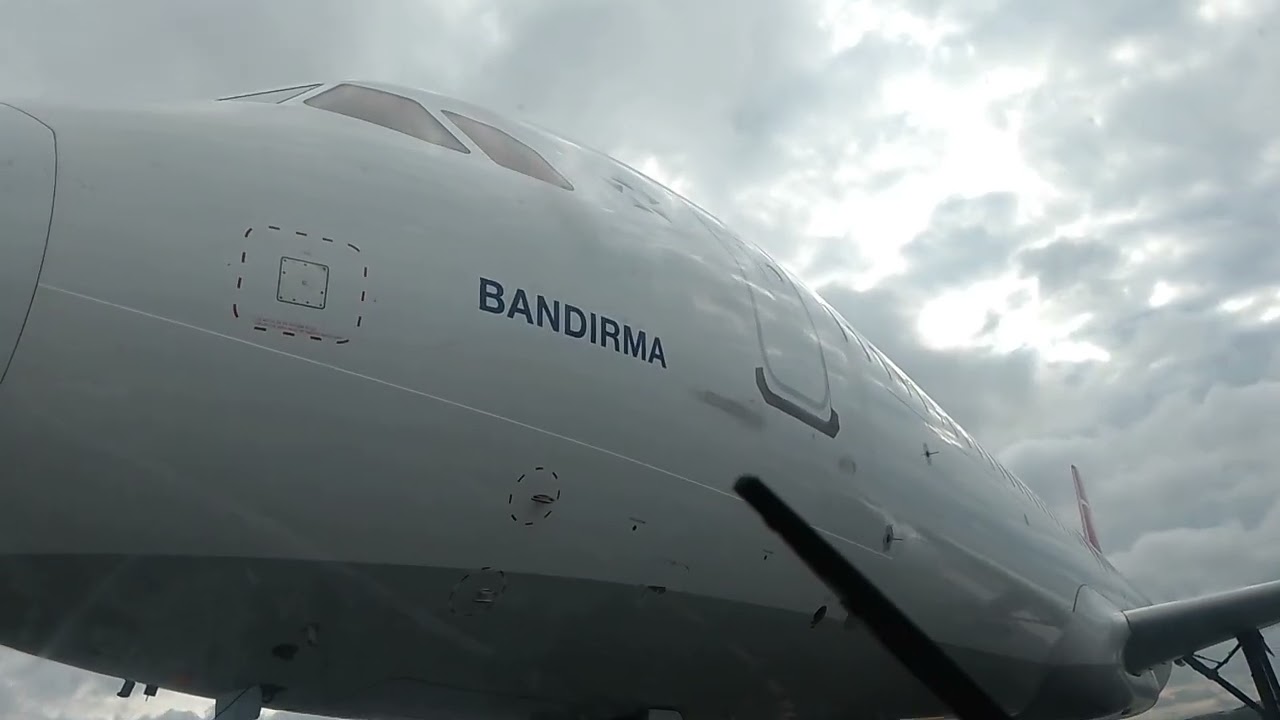 İstanbul airport push back taxi tow car. Airbus a321 Neo,