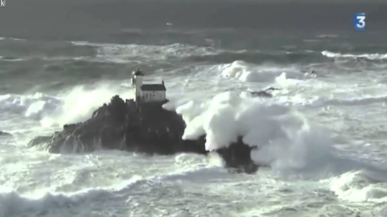 Lighthouses in a storm iroise se
