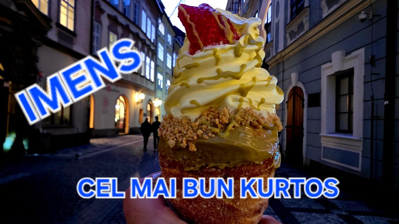 Cel mai bun desert din viața mea. Kurtos crocant cu fistic,alune,inghețată de vanilie si capșune.TOP
