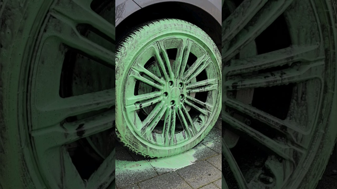 Cleaning a Very Dirty wheel using 2 products #detailing #cardetailing #shorts