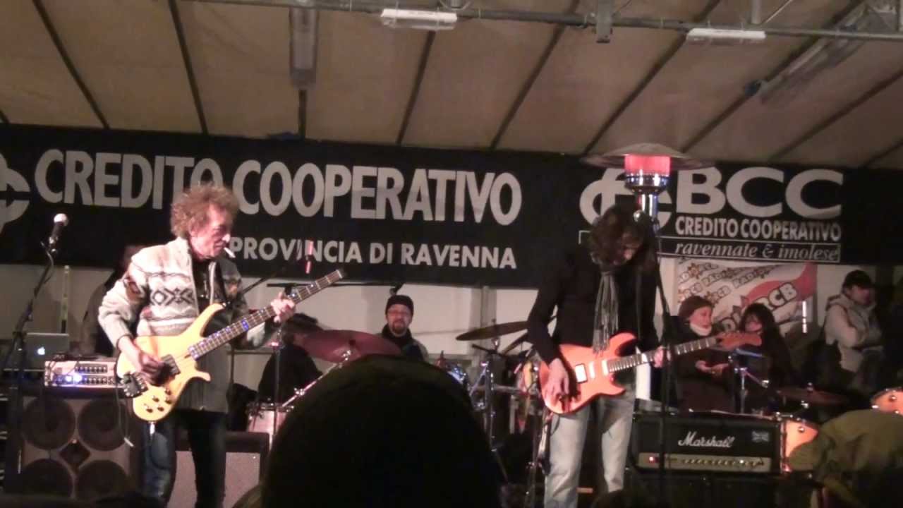 GALLO TEAM (Live) - Siamo Soli & Alzati La Gonna (Cover)