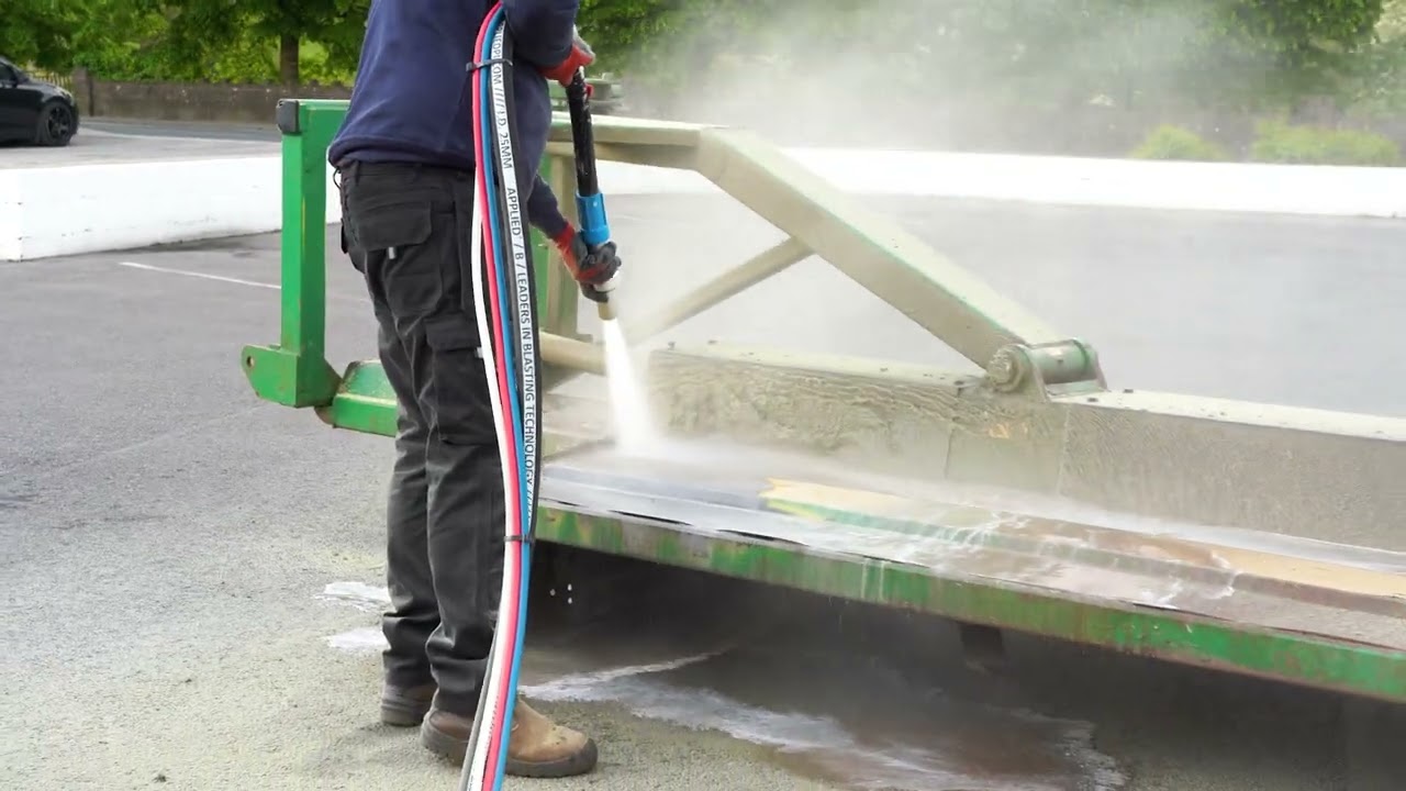 Dustless Blast A Topper Using An Applied Aquablaster Xtreme Blasting Machine https://appliedpi.com/