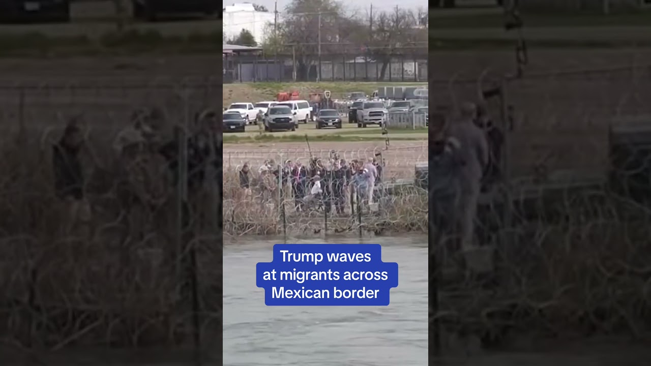 Trump waves at migrants across Mexican border 👋