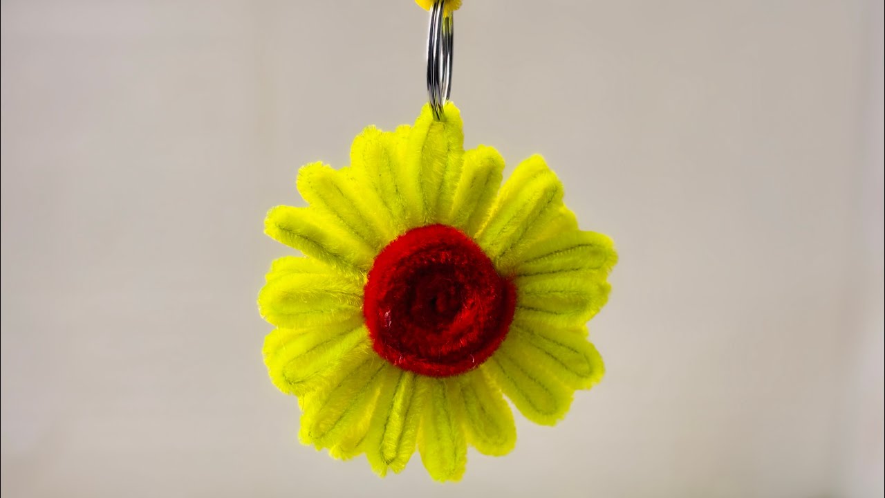 How To Make Fuzzy Wire Flower Keychain | Flower Keychain With Pipe Cleaner | felacia