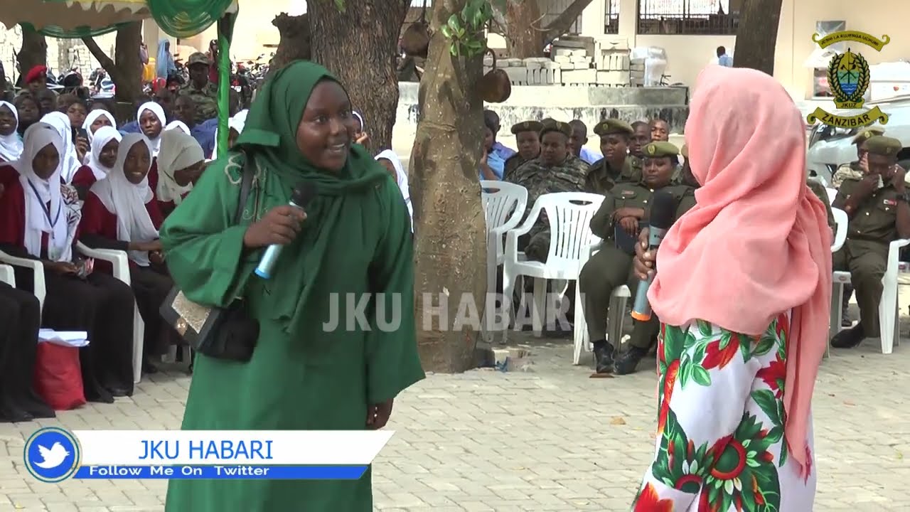 Sanaa ya maigizo ya Skuli ya Ufundi JKU Mtoni yamvutia Mhe. Waziri wa Idara Maalumu za SMZ