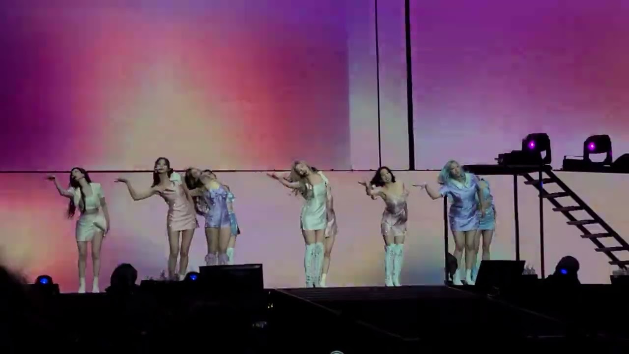 220216 TWICE in LA - Alcohol-Free