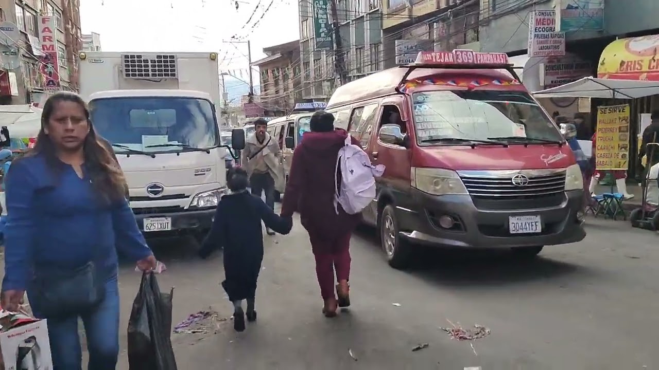 This is what it's like to walk in the early morning in this city.
