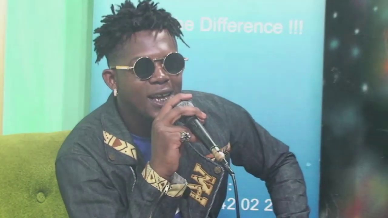 TENOR reçoit un cadeau de la par de l'émission super star