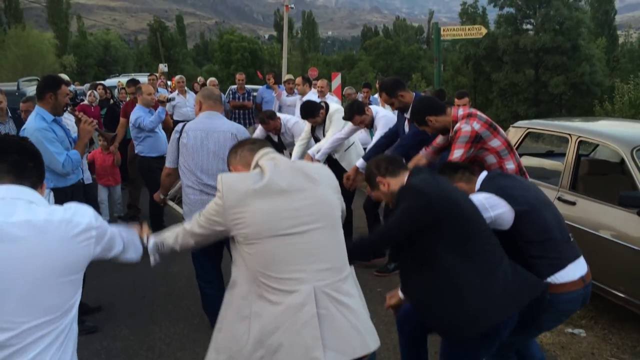 Şebinkarahisar Avutmuşlu Gençler Horon Oynuyor(Ali Ayık) |HD|