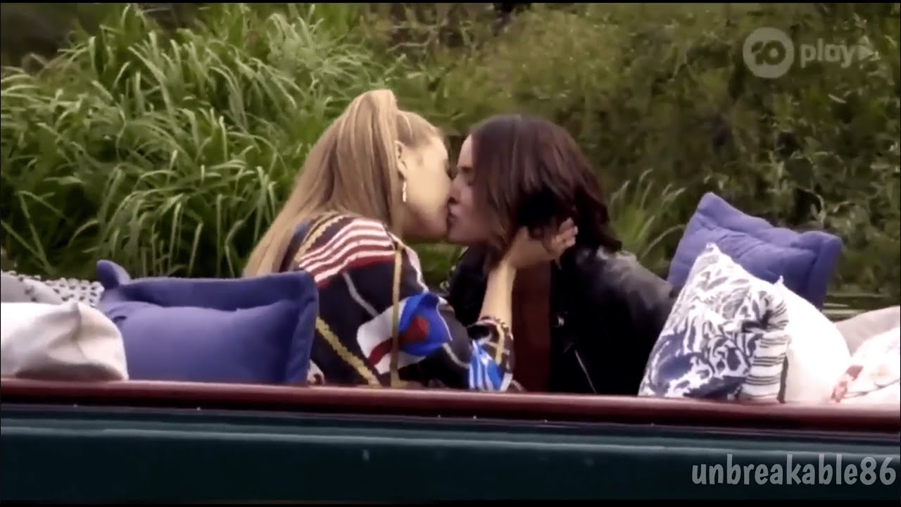 Chloe & Elly (#Chelly) - Wildest Ones