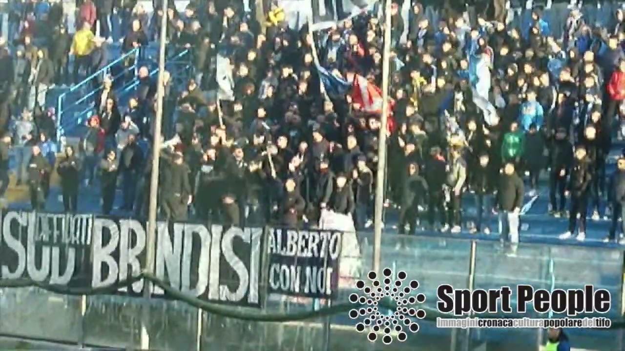 Il tifo della Curva Sud Brindisi contro la Puteolana, Serie D 2022-23