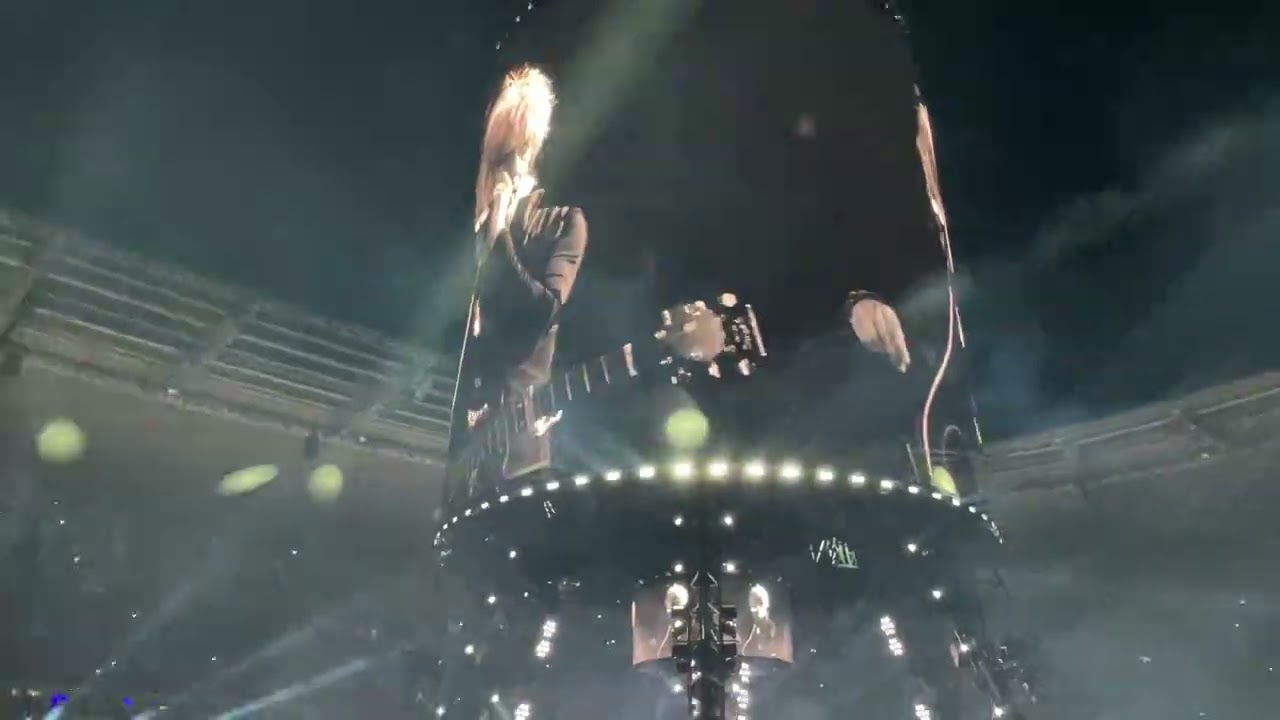 Indochine « College Boy » (live Stade de France, le 21/05/2022)