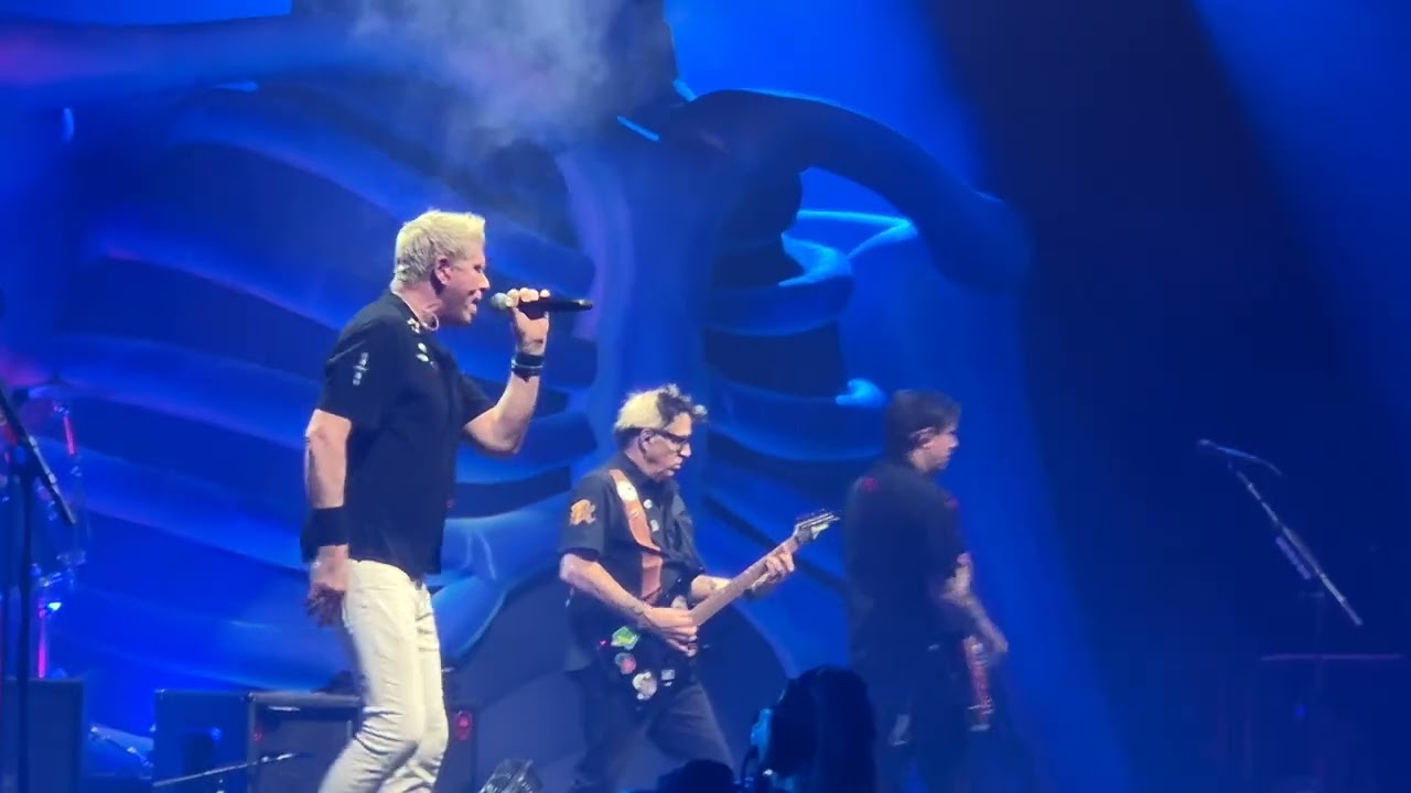 The Offspring -  Paranoid / Crazy Train live from Newcastle Utilita Arena 15th Nov 2025