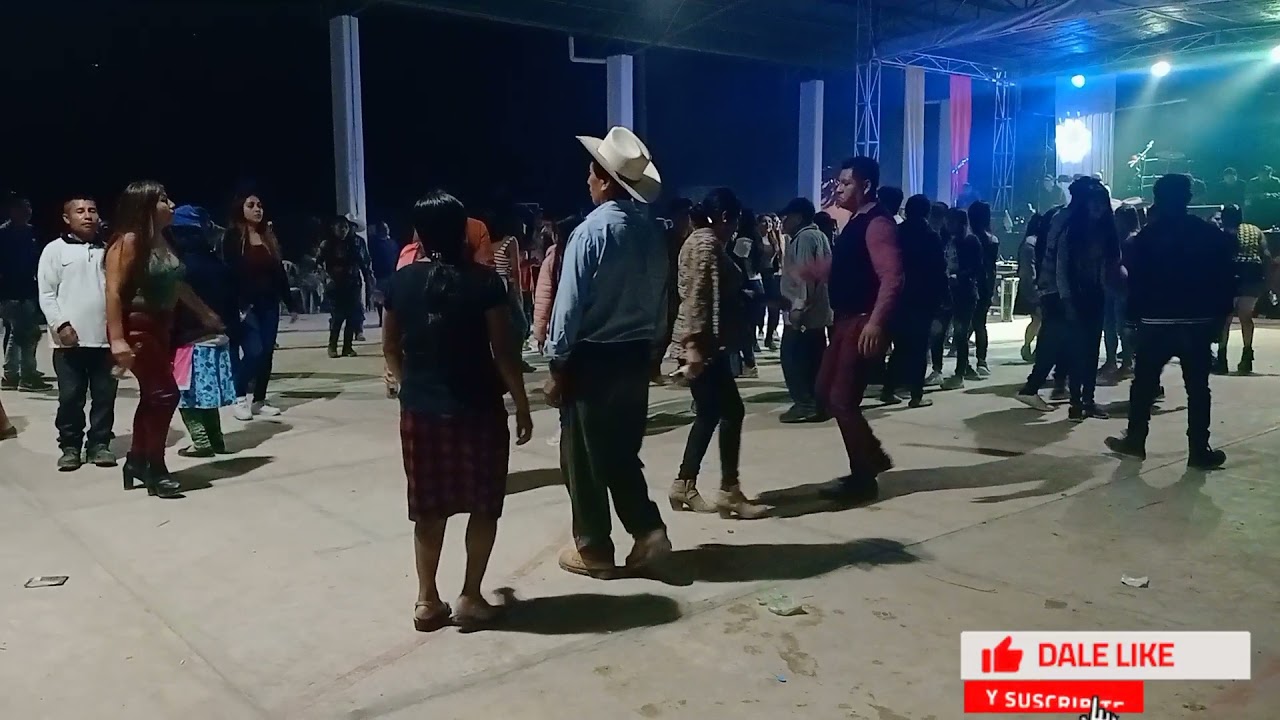 baile de boda en cochiscuatitla huejutla hidalgo.. isidoro y su ritmo joven 🎹🎼🎤🎤🎺🎶 A RITMO DE BANDA
