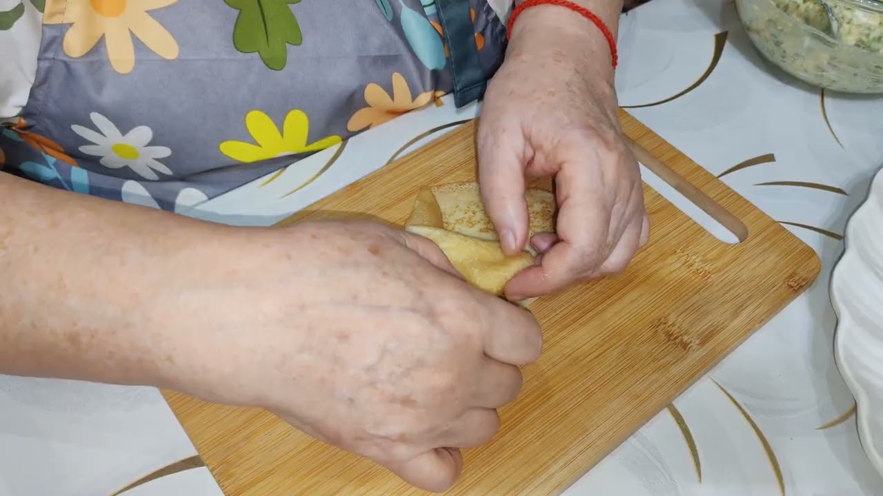И ВНОВЬ ВКУСНЫЕ БЛИНЧИКИ, НО ЧУТОЧКУ ПО - ДРУГОМУ. #блинчикисначинкой #рецепт #вкусно#еда #луксяйцом