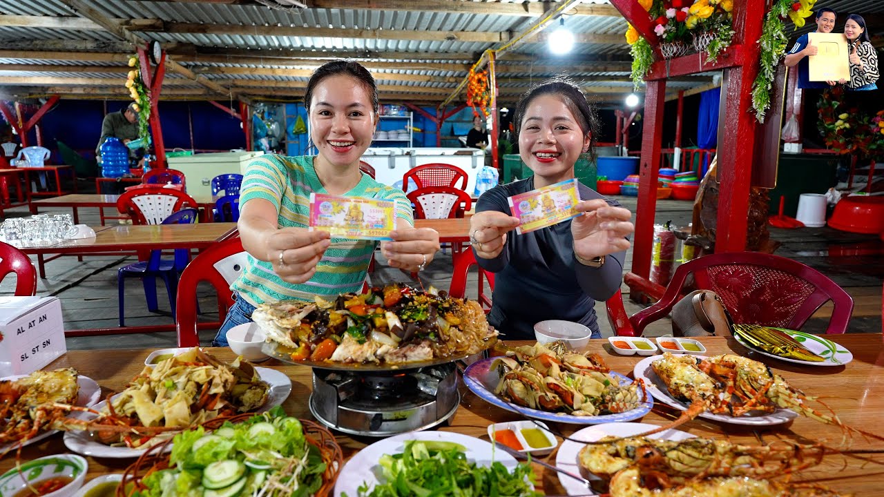 Team Phạm Dũng bất ngờ Trúng vé số giải Nhất ăn mừng Đại tiệc Hải sản Tôm hùm ở Vịnh Vũng Rô Phú Yên