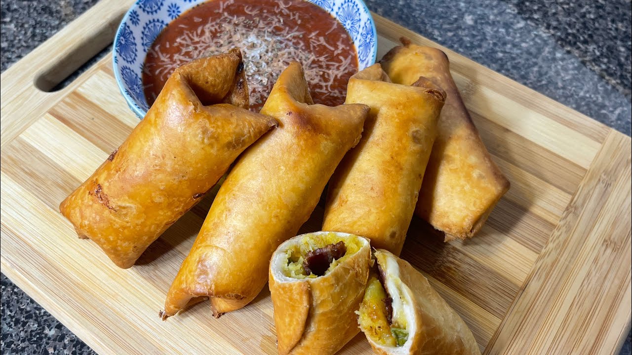 ROLLITOS DE PLÁTANO MADURO CON SALSA MARINARA