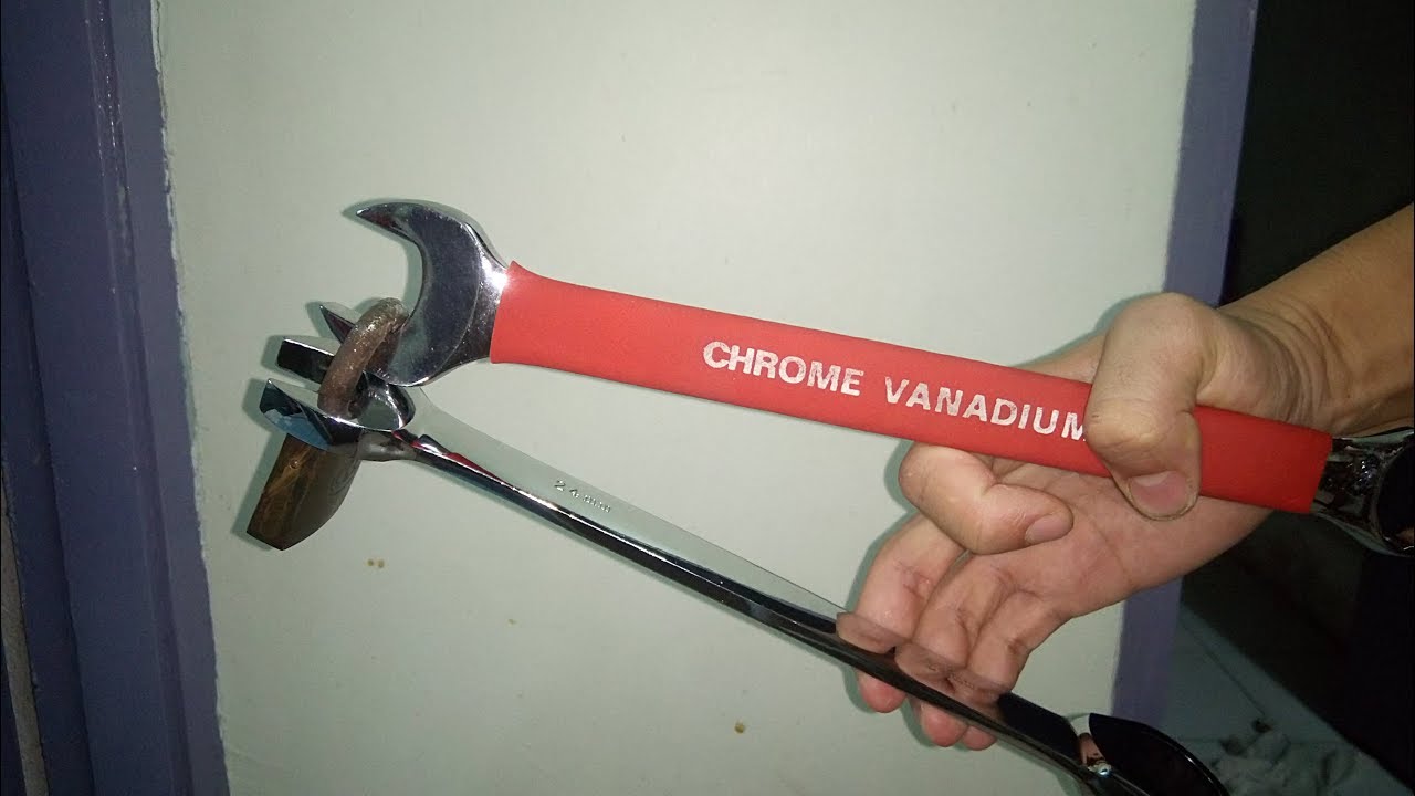 más eficaz abrir candado llave inglesa