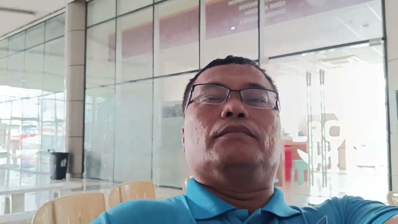 Pahilot itong kaibigan ko masakit daw likod katawan niya pati ako mag pa hilot din 