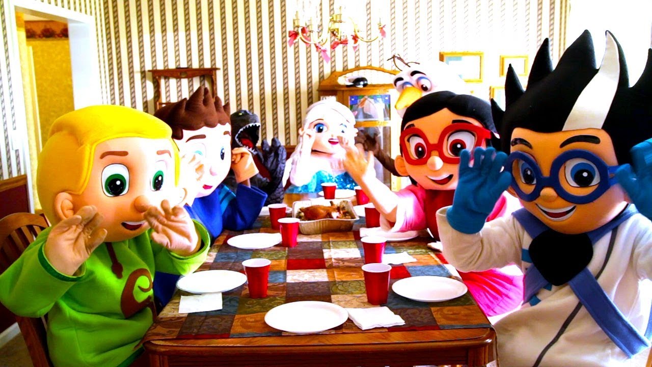 Ellie Cooks Yummy Dinner with Frozen Elsa PJ Masks Romeo | Easy DIY Cooking for Kids