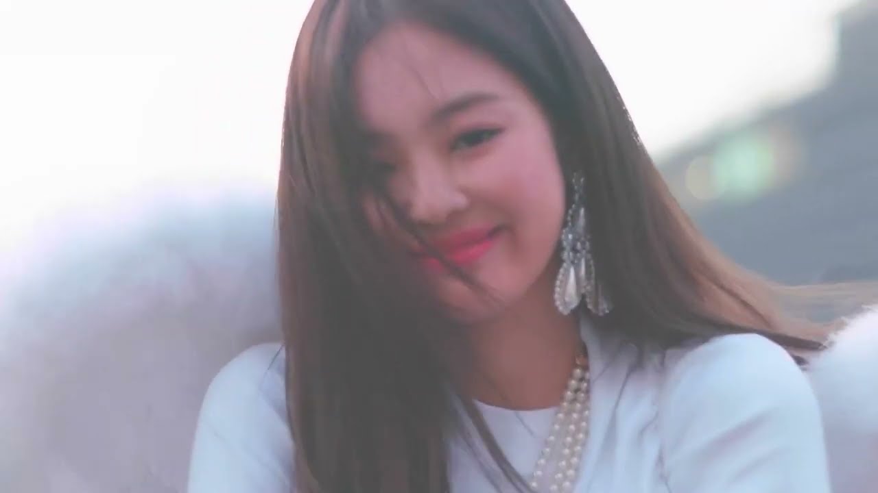 BLACKPINK (JENNIE) - SOLO {4K HDR MV}