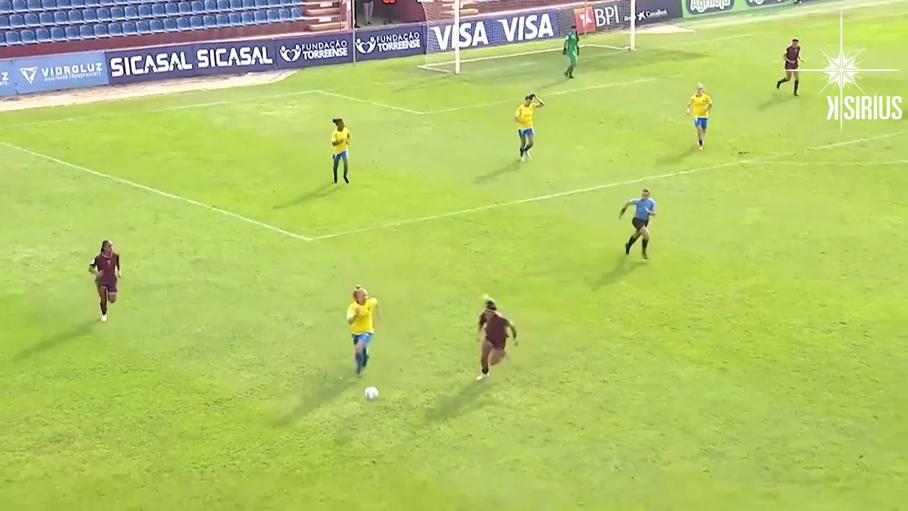 Samara Lino (SCU Torreense) . Season 2024/25 . Central midfielder