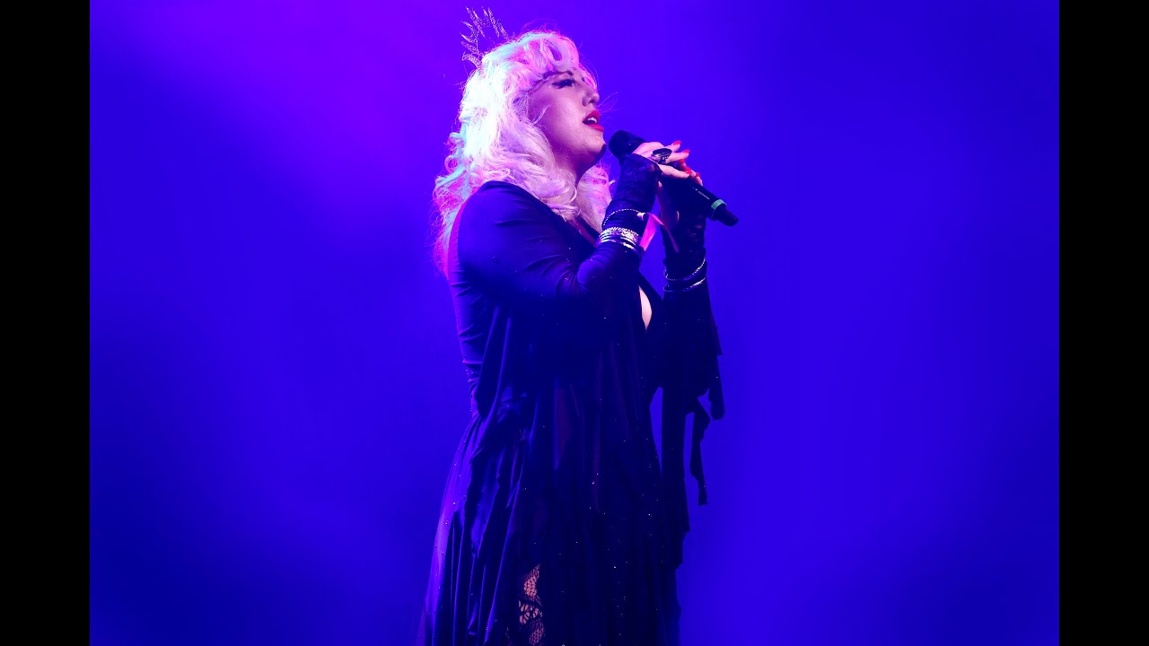 Niki Luparelli sings Sara at 1000 Stevies 2025