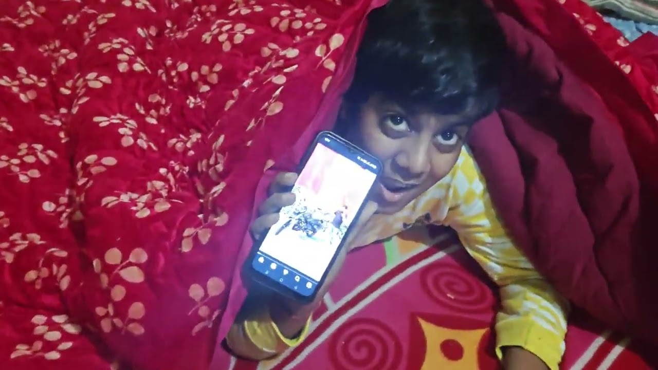 Meet aur Aaradhy Khel Rahe ghar mein hi cricket#dailyvlog #familyvlog #amtuvlogs#familyvideo #vlog 