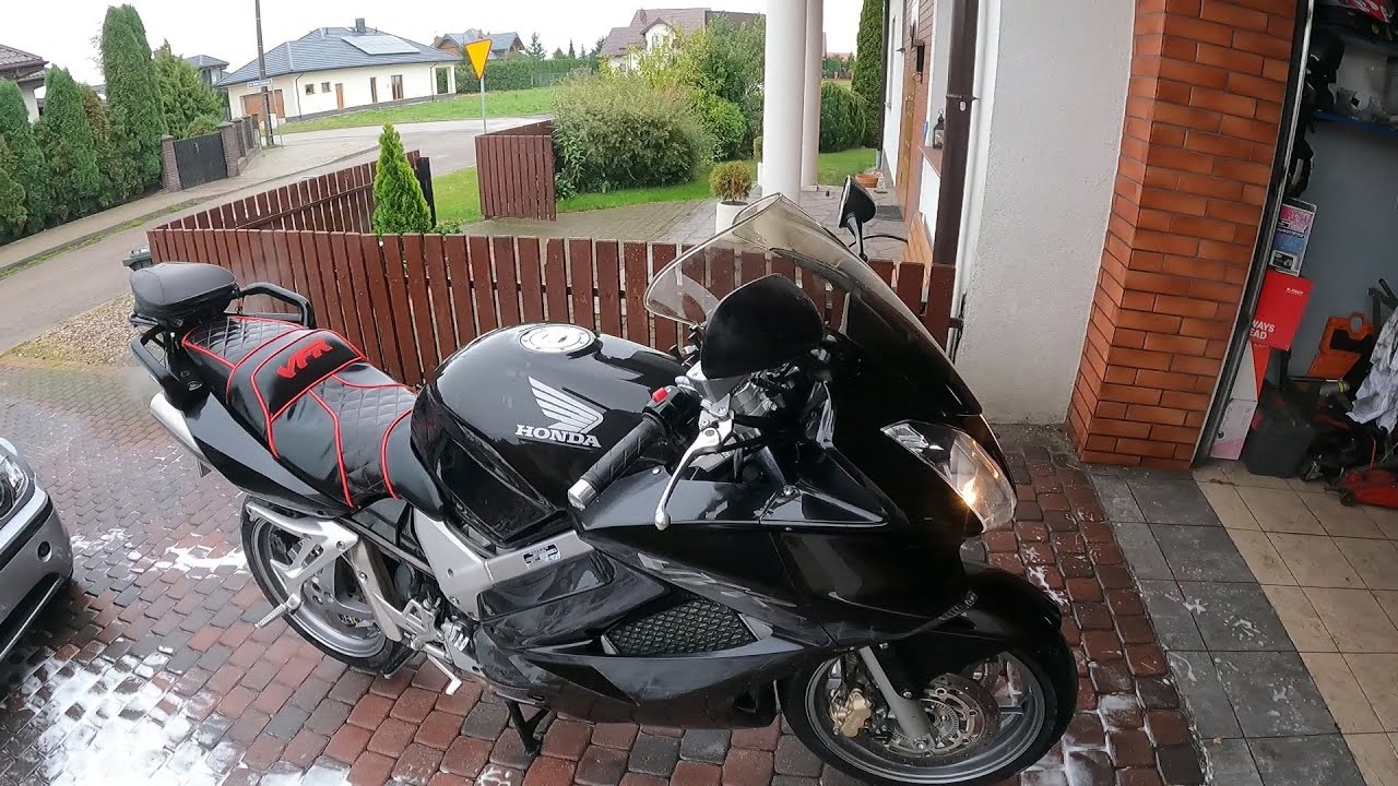Honda VFR 800 dziwne stuki w silniku