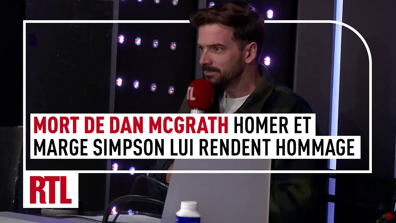 Homer et Marge Simpson rendent hommage au scénariste Dan McGrath
