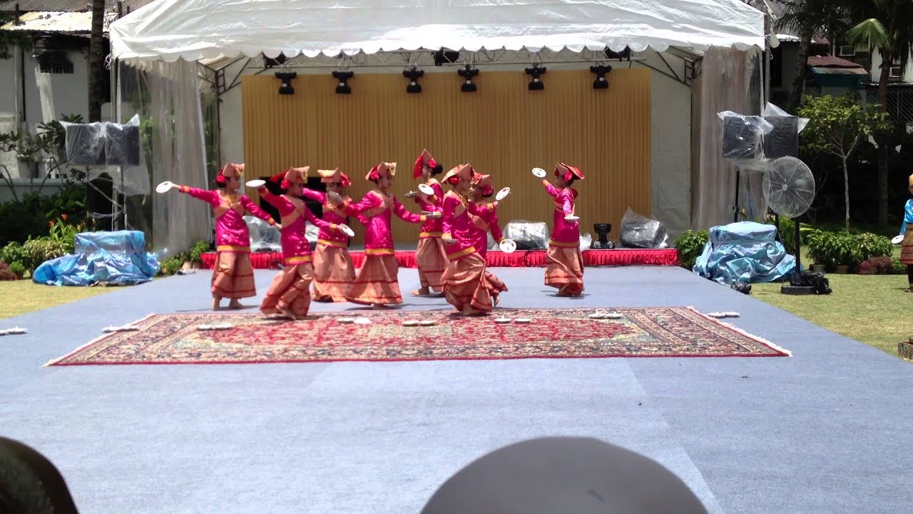Minangkabau dance