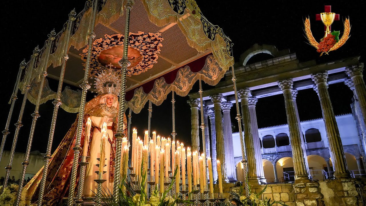 Ntra.  Sra. del Patrocinio en el Templo de Diana de Mérida