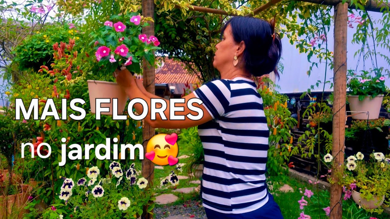 UMA FLOR NOVA DESABROCHOU EM MEU JARDIM🥰/PLANTEI MUITAS FLORES🌷🌷