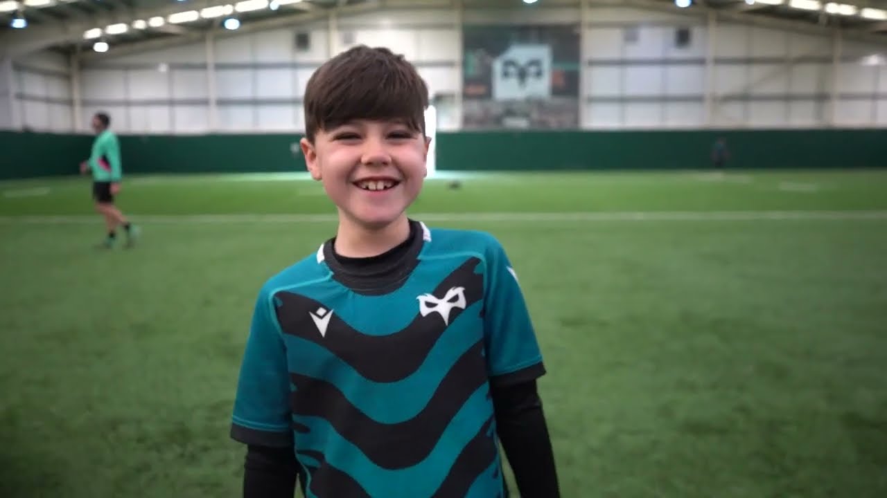 Fan Kicking Session with Dan Edwards