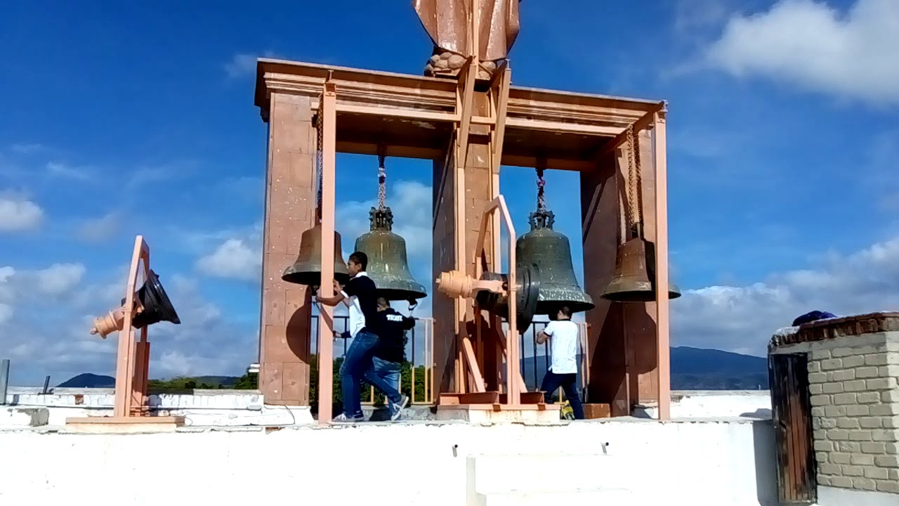 Segunda llamada Repique de campanas en la parroquia de San Agustín