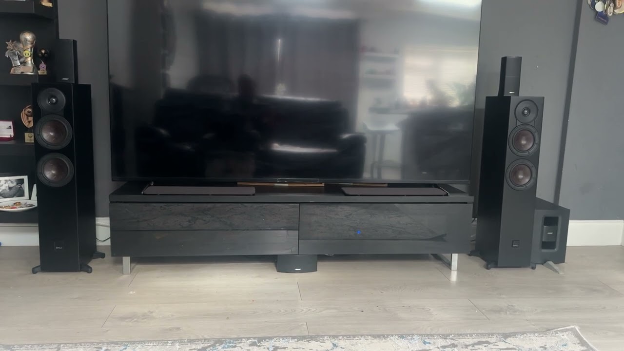 Dali Sonik 5 - No subwoofer- grills off