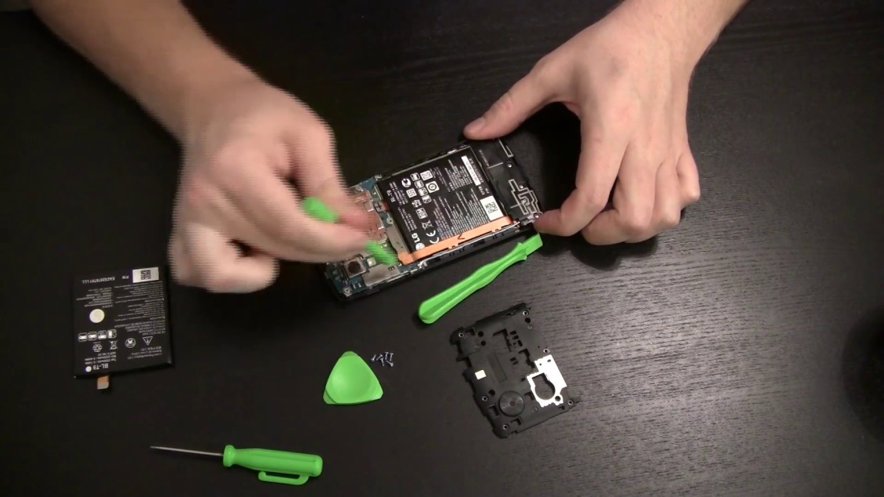 How To Replace a Nexus 5 Battery