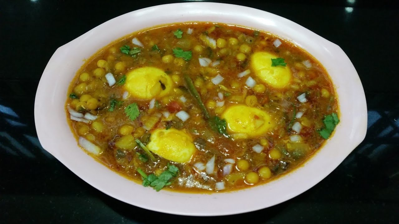 Chana batana / Matar chole recipe / Bhatkally's taste /