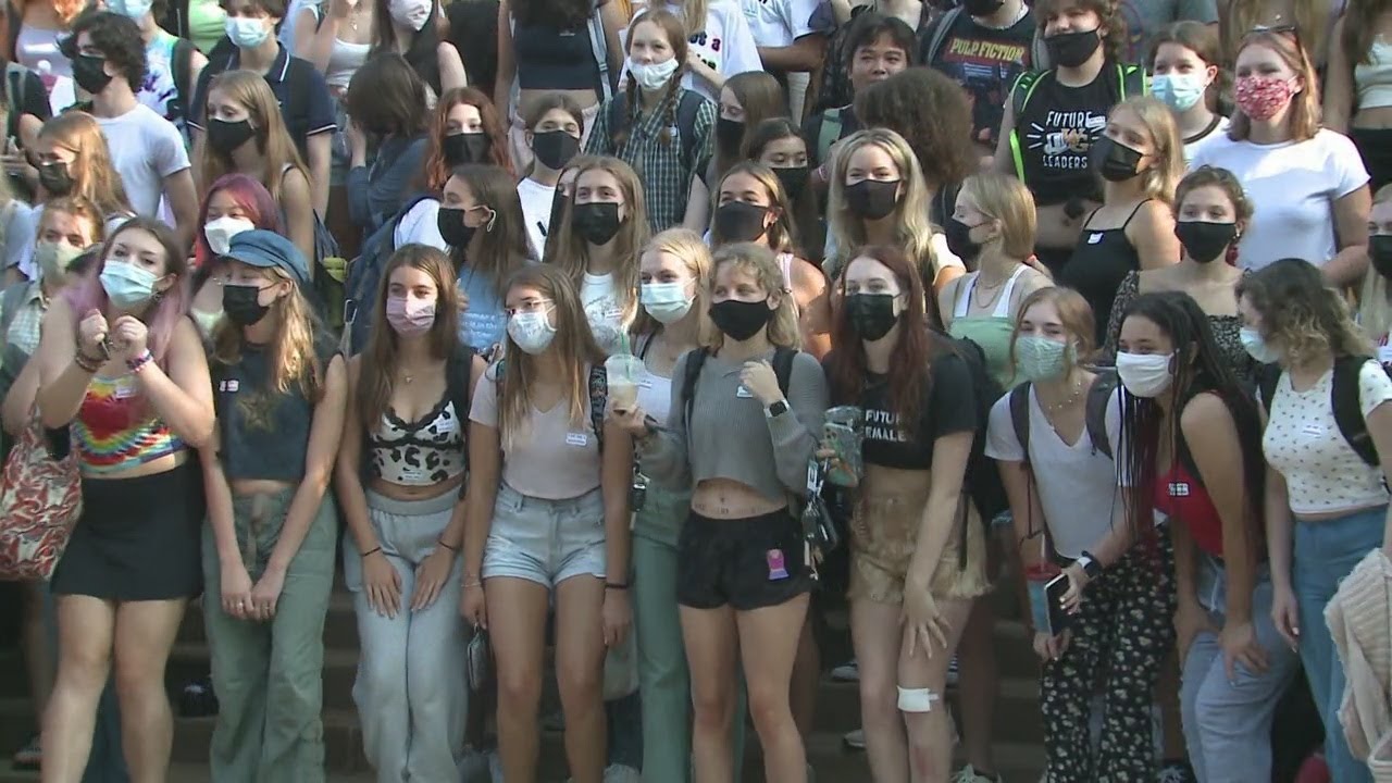 Parents, students asking Webster Groves School District to let girls wear crop tops