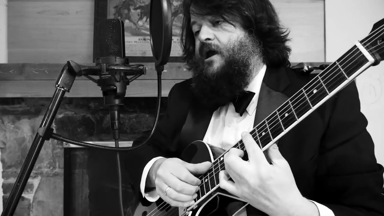 Isto - These Foolish Things (Strachey/Maschwitz)