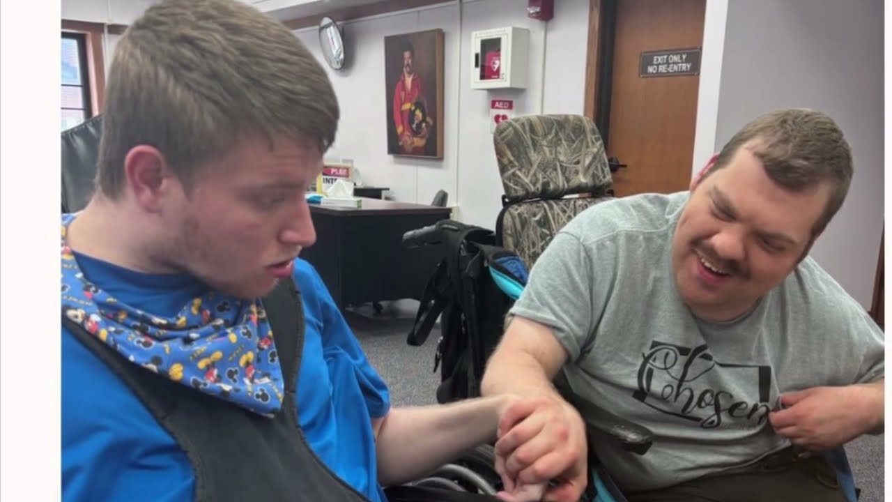 Bata Bus driver Bonnie picking Sam up at Library to IFS & dropping off at home 7.24.25 @Paul Monks Jr