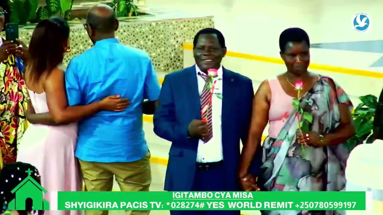ABAKRISTU  BA  PARUWASI REGINA PACIS REMERA  BIZIHIJE YUBILE N'ISABUKURU BAMAZE BABANA