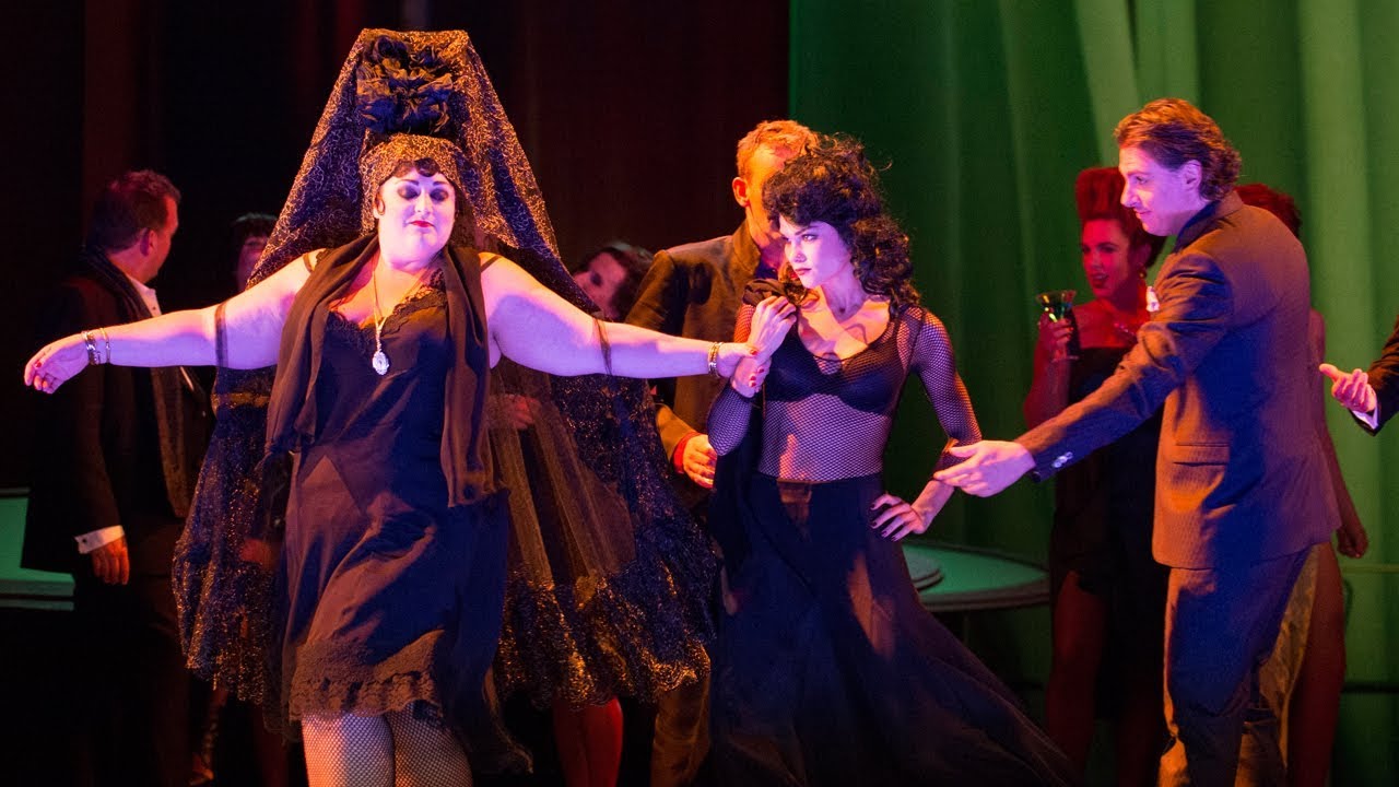 La traviata: 'Coro di Mattadori Spagnuoli' ('Chorus of Spanish Matadors') - Glyndebourne