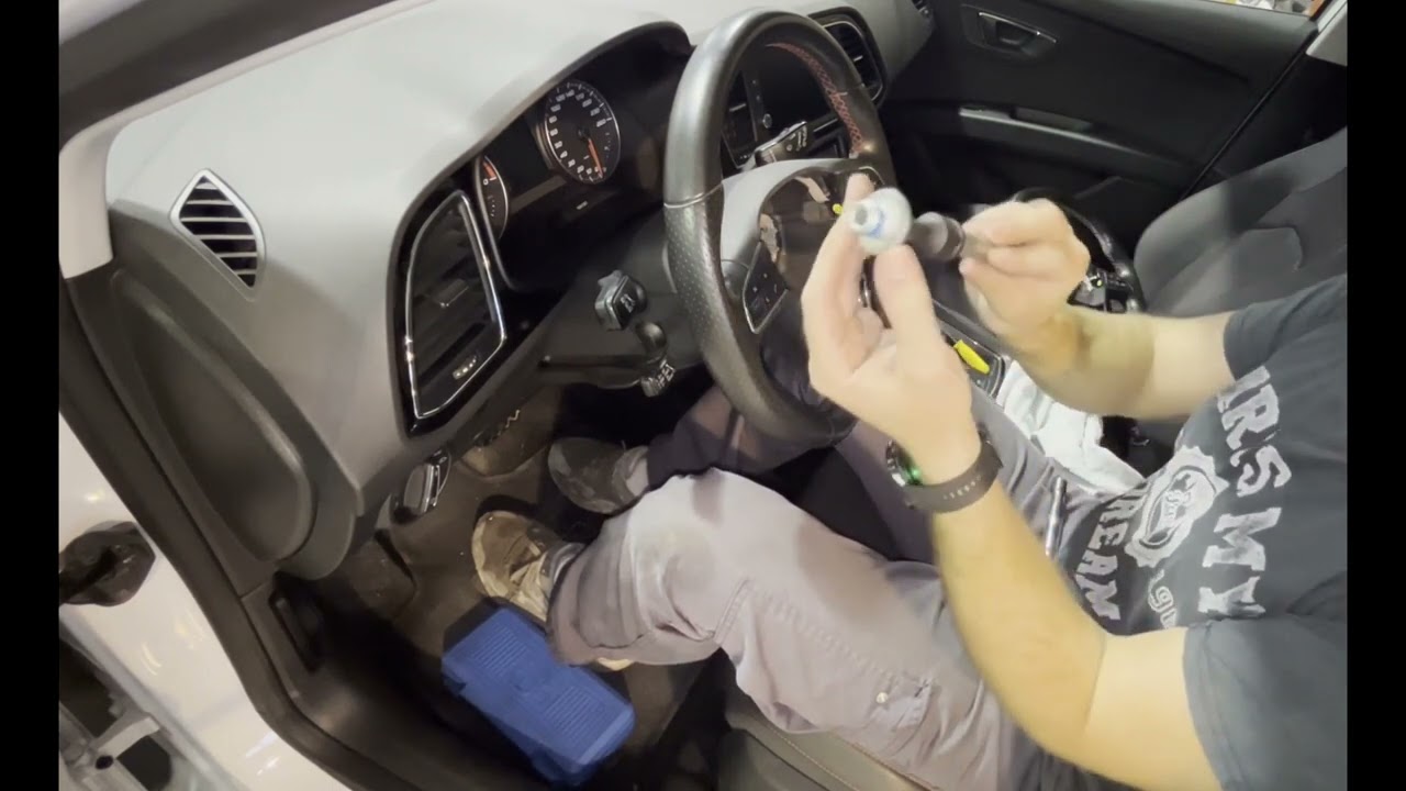 Cambio de volante para SEAT Leon, le ponemos levas de cambio al Volante.