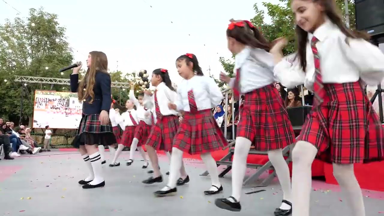 عرض فرقة فتافيت الفنية بقيادة المخرجة فاطمة خطيب