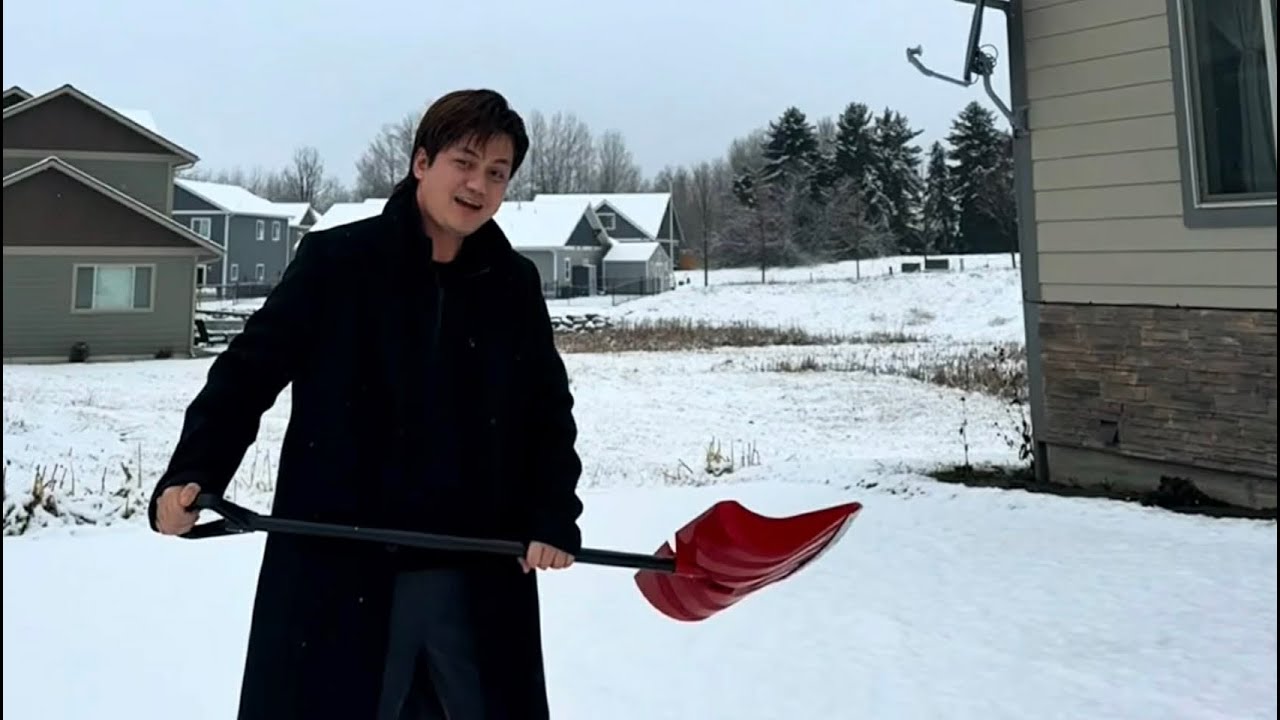 Marami  snow, start na sa pag pala ng snow. 